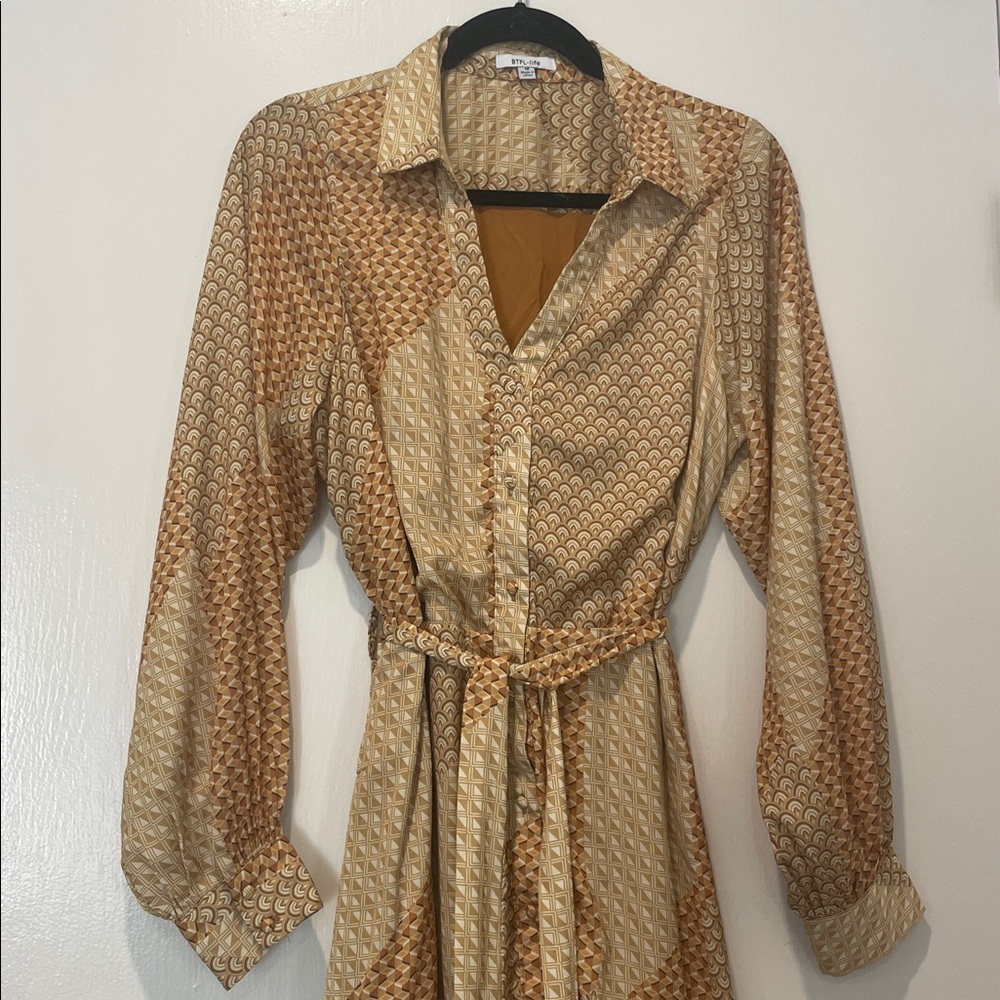 BTFL-life “Ivonne Long Sleeve Maxi Shirtdress” in Yellow, size Medium